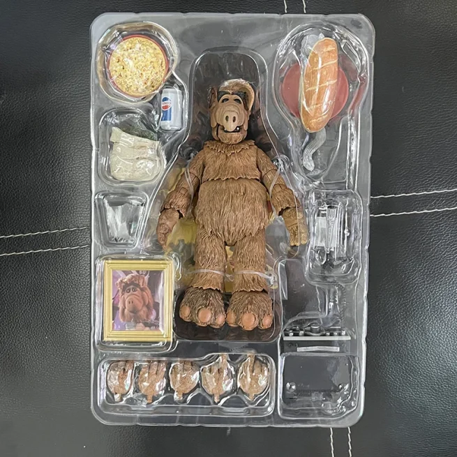 NECA Toy Ultimate Alien Life Form ALF Action Figure, Oh Look! Movable Joint Doll Toys, Birthday Gift, Someone